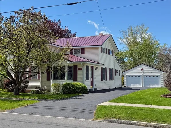 74 Bridge St, Seneca Falls, NY 13148
