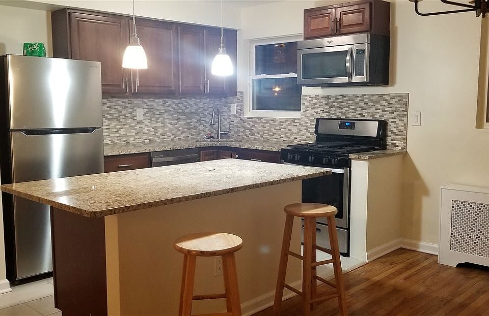 1st image of 56 College St
