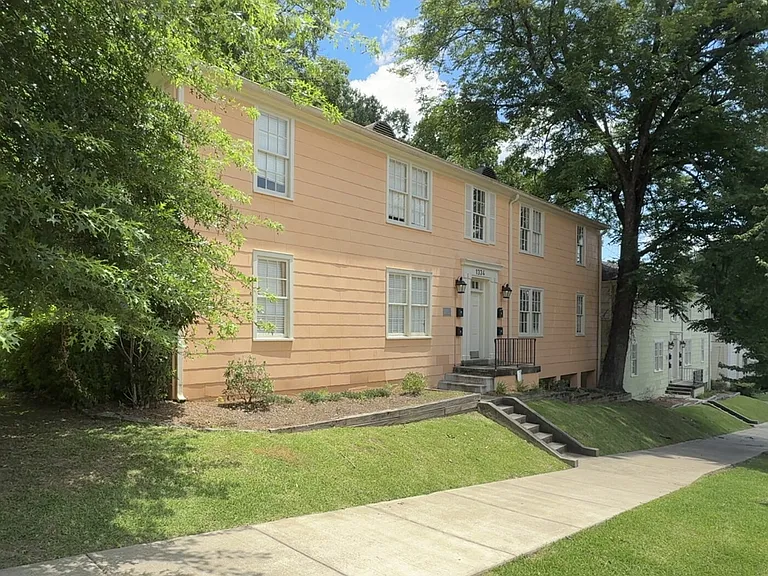 1334 N Jefferson St #2 — Photo 2