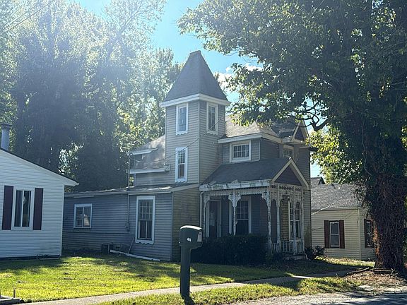 3rd image of 404 E Main St