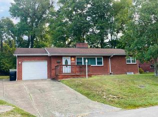 3037 Lydia St, Ashland, KY 41101