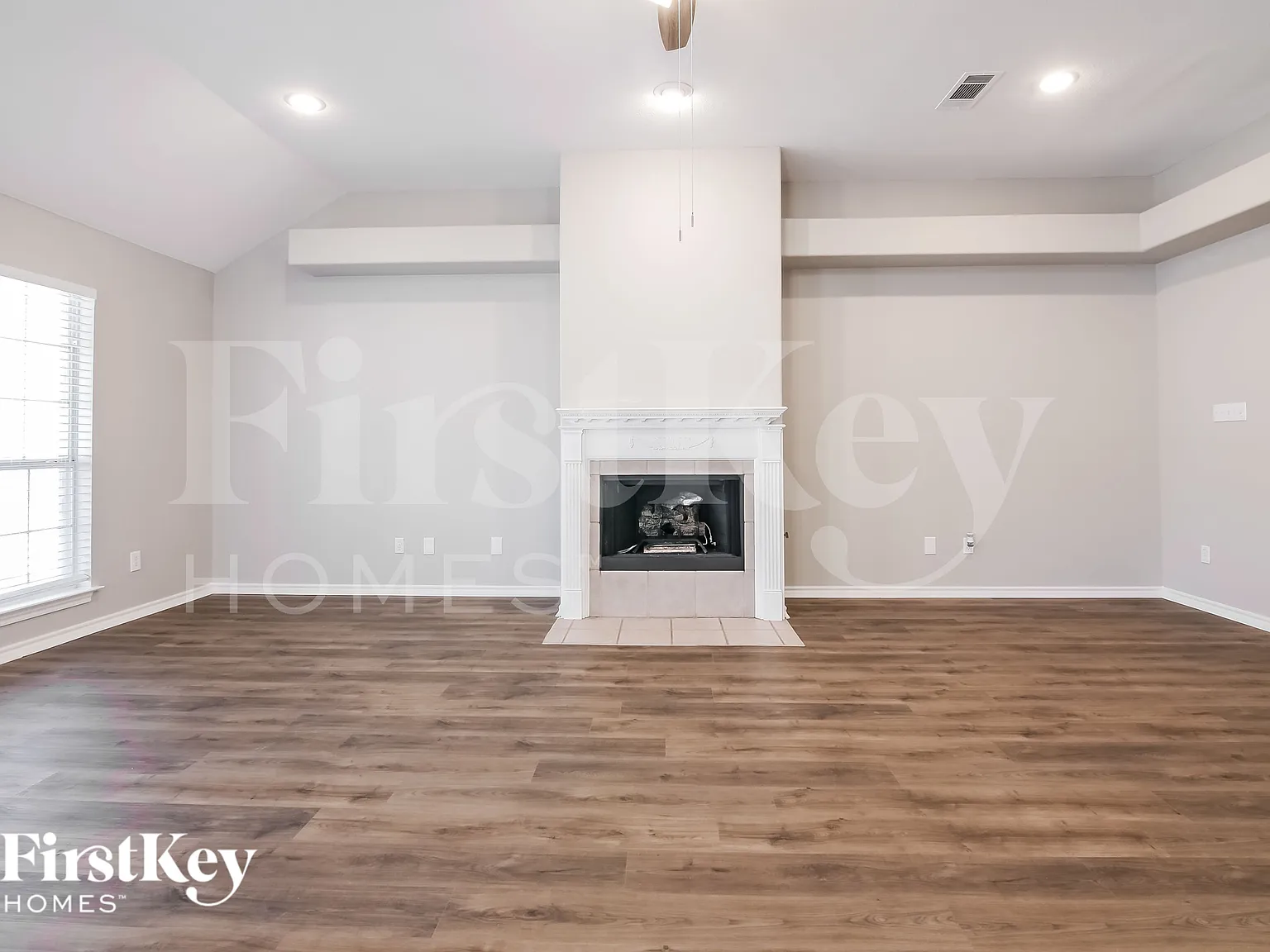 4 bed, 2.0 bath, 1882 sqft, $2,410 — Photo 3