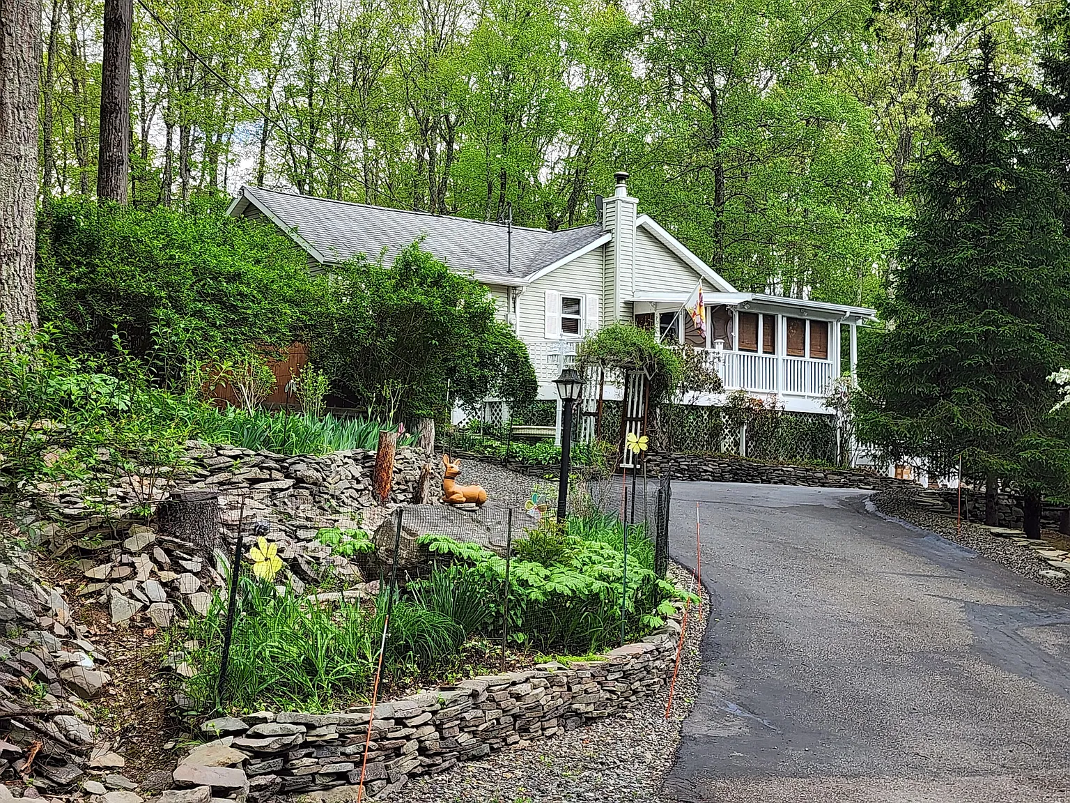 301 Estate Dr photo 1