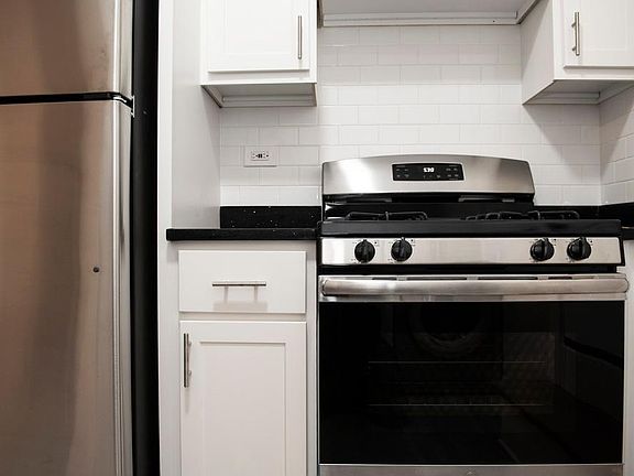 3rd image of 646-48 W Roscoe St #648-SG0