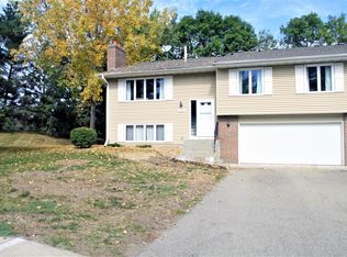 1693 Covington Ln, Eagan, MN 55122