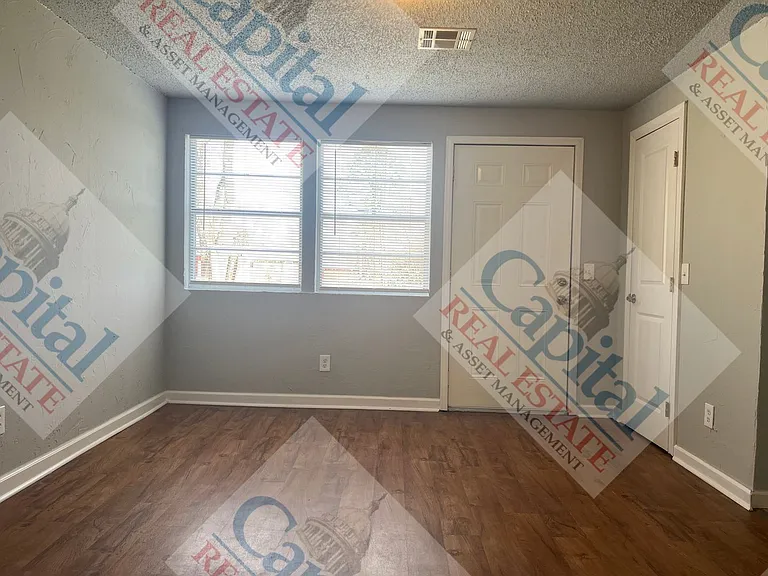 407 E Key Blvd — Photo 24
