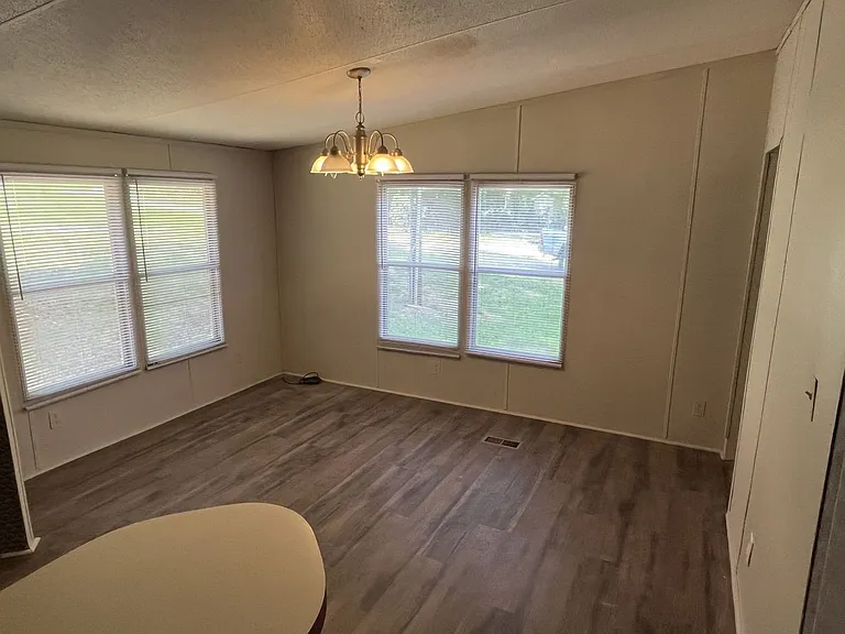 15422 Sharpe Rd — Photo 9