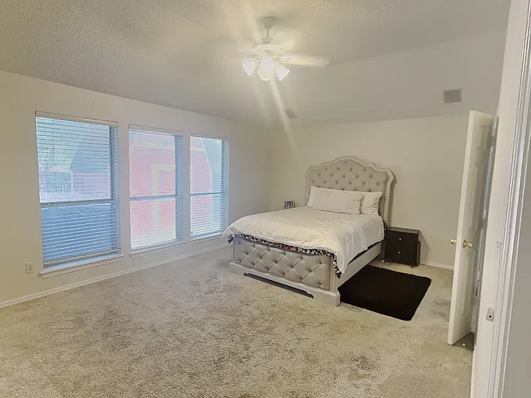 5202 High Island Dr — Photo 13