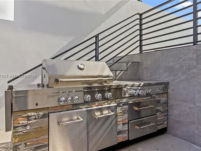 1055 99th St #Townhouse 1055 — Photo 21