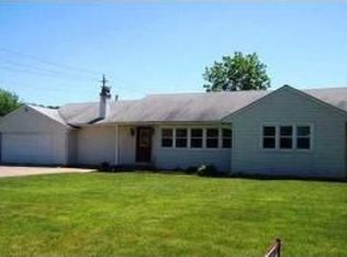 706 Oaklawn Ave, East Moline, IL 61244