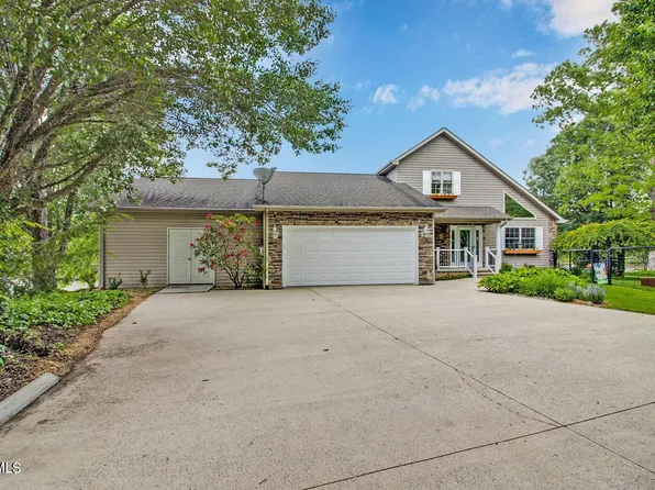 4058 Lone Wolf Cir, Crossville, TN 38572