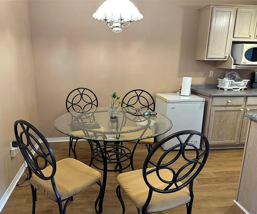 2 bed, 1500 sqft, $1,699 — Photo 4