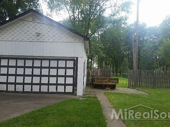 3rd image of 27843 Park Ct
