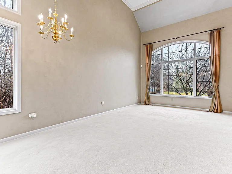 22479 Havergale St — Photo 10