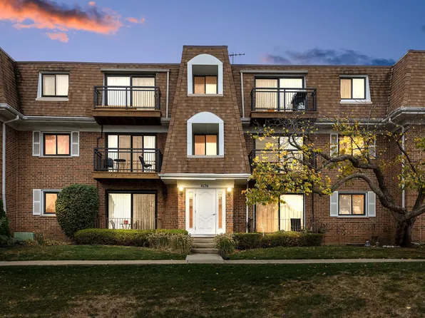 4176 Cove Ln #2E, Glenview, IL 60025