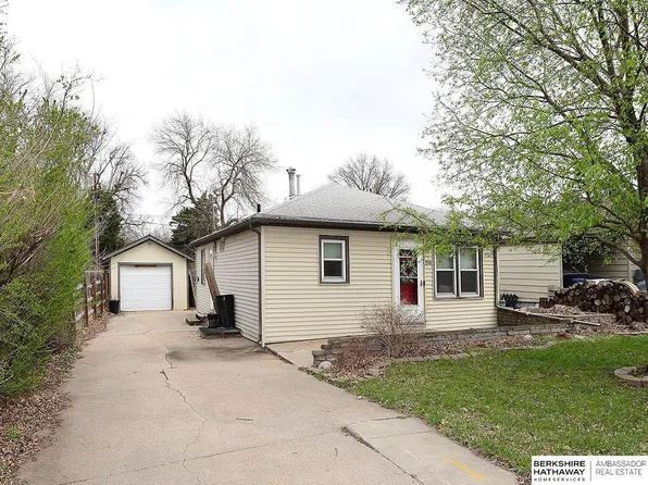 906 Knox St, Lincoln, NE 68521