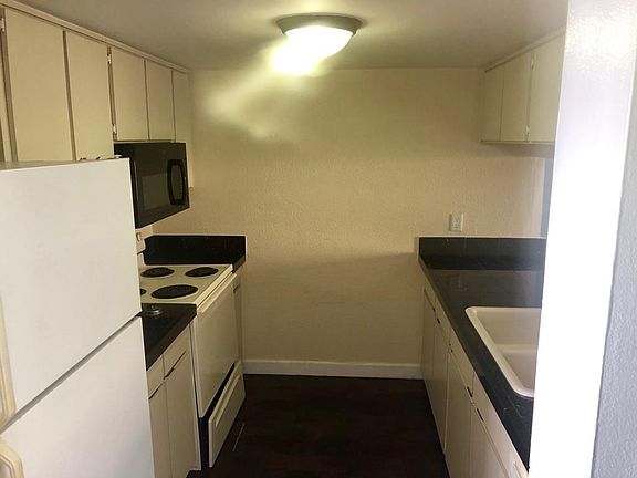 4th image of 5820 N Church Ave Unit 110