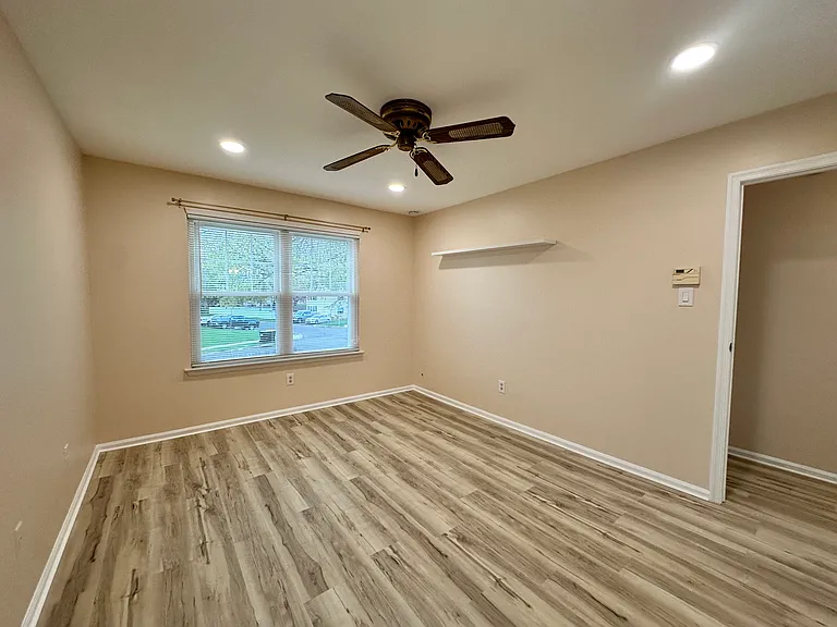 2 Churchill Cir — Photo 43