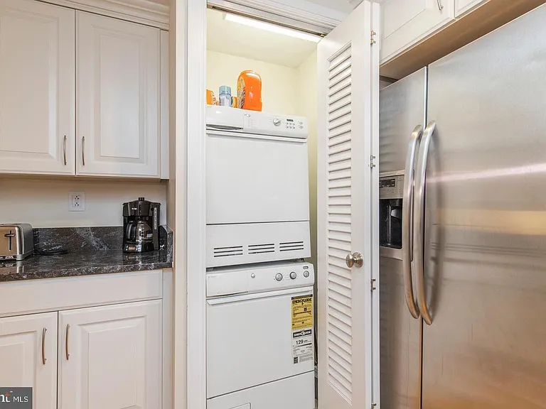 1701 Locust St #15-1815 — Photo 11