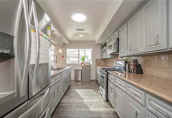 4th image of 2810 W Stonybrook Dr