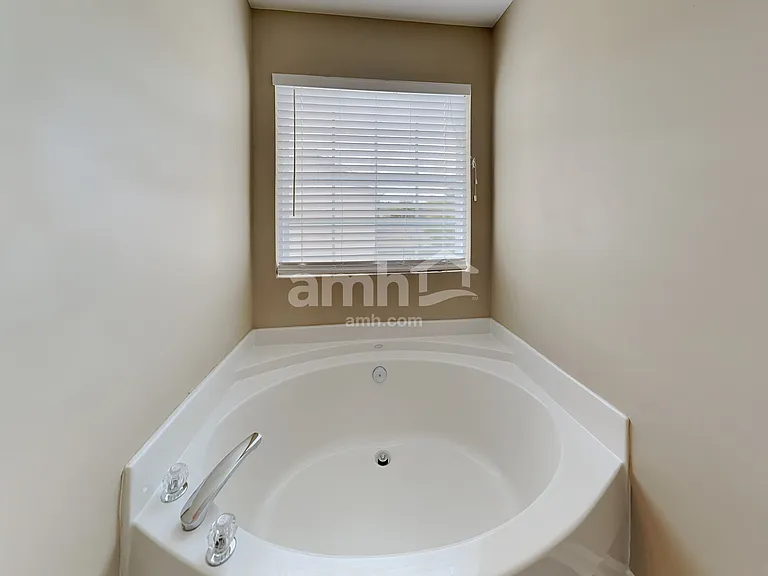 529 Osborne Rd — Photo 12
