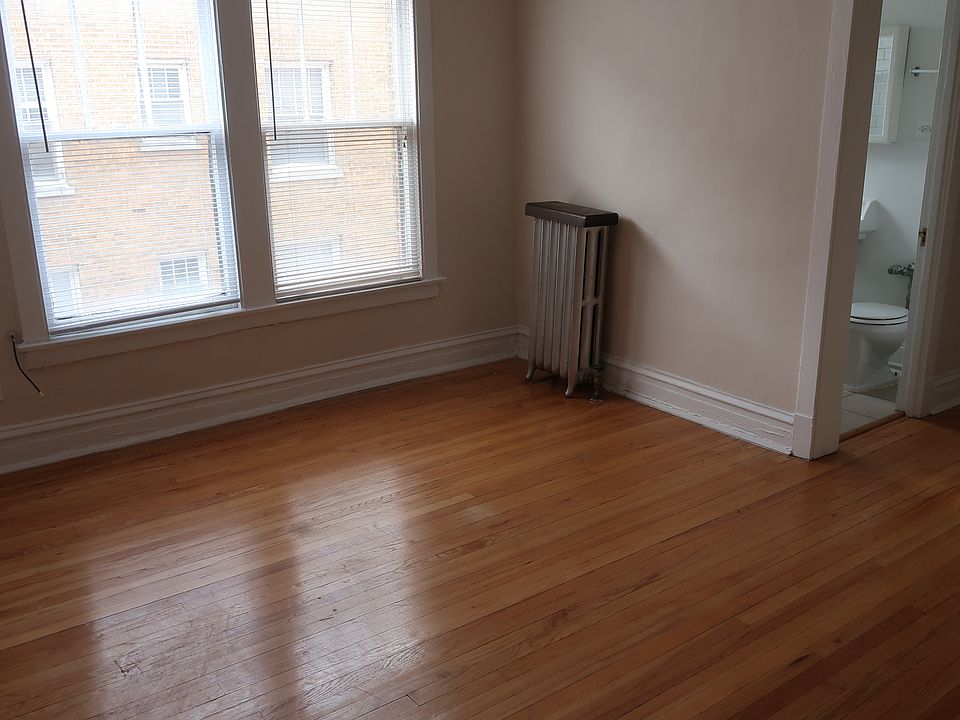 1st image of 2619 W Gunnison St #F2