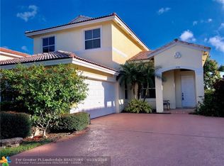 3798 Coco Lake Dr, Pompano Beach, FL 33073