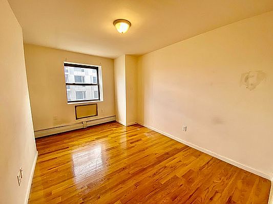 4th image of 37-14 32nd St #308