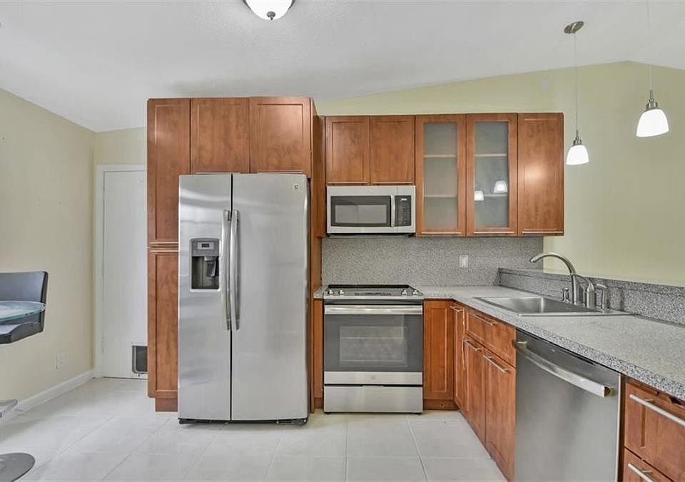 1st image of 5544 Lakewood Circle #E
