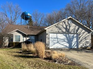 1918 Wildrose Dr, Crest Hill, IL 60403