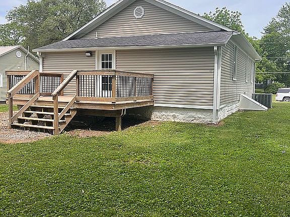 3rd image of 953 S Kaskaskia St
