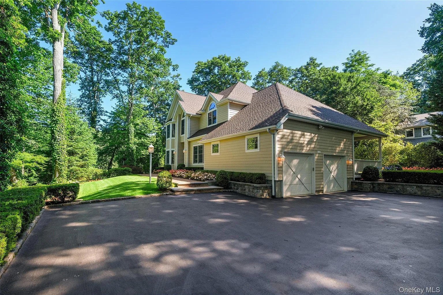 33 Walters Avenue photo 1