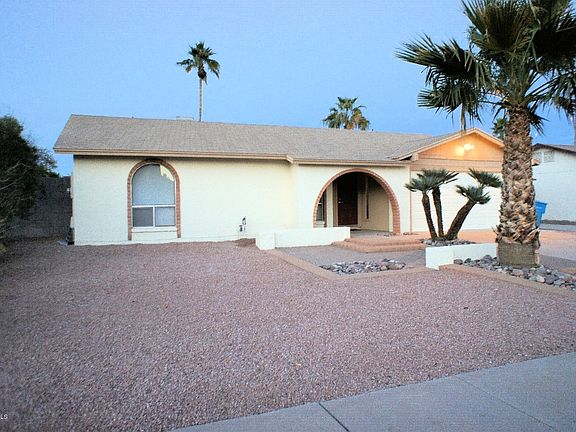 2nd image of 4454 E Capistrano Ave