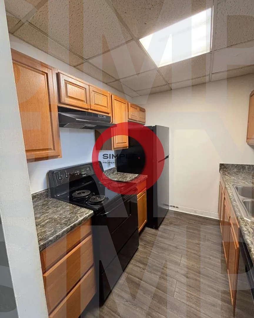 350 Elm Street — Photo 2