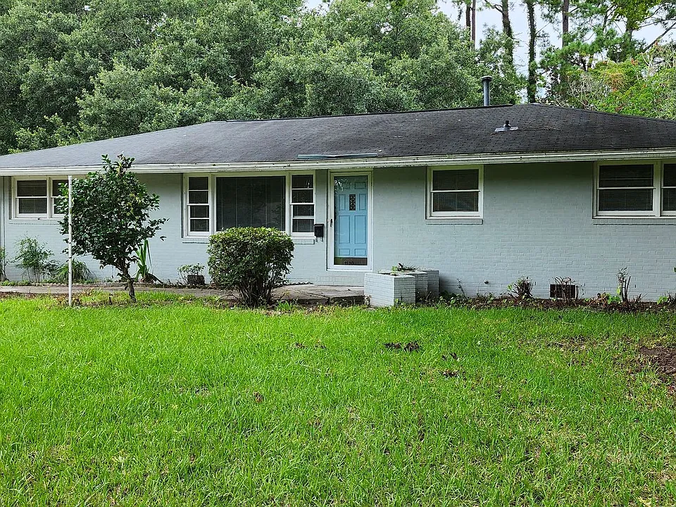 1120 Stratford Rd
