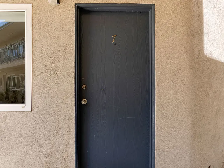 1690 E Hillcrest Dr — Photo 1