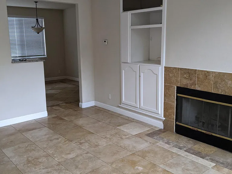 230 Holland Cir — Photo 5