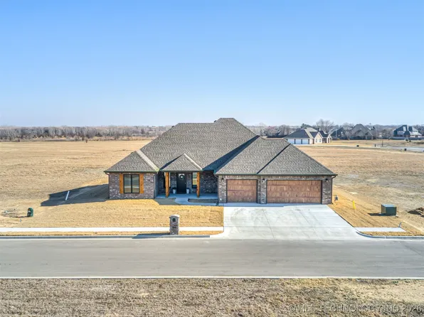 304 Barley Hill Rd, Bartlesville, OK 74006