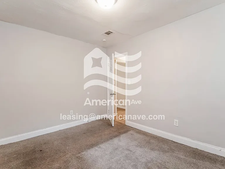 474885_012_bedroom_12.jpg