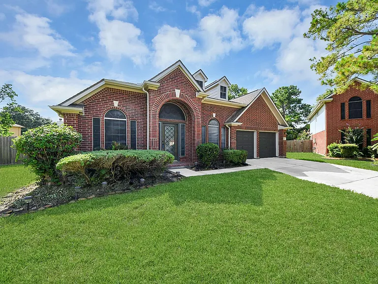 8322 Adler Lake Dr — Photo 3