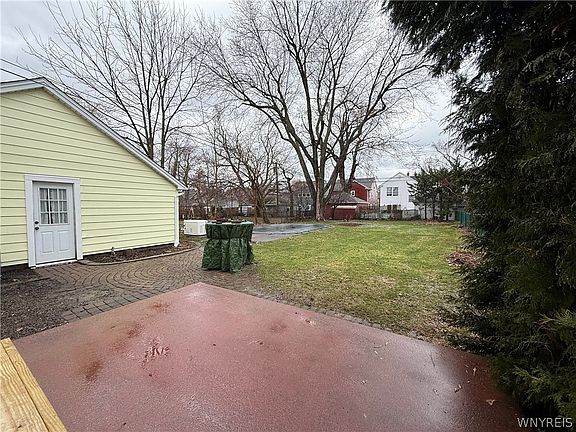 3rd image of 133 Allenhurst Rd