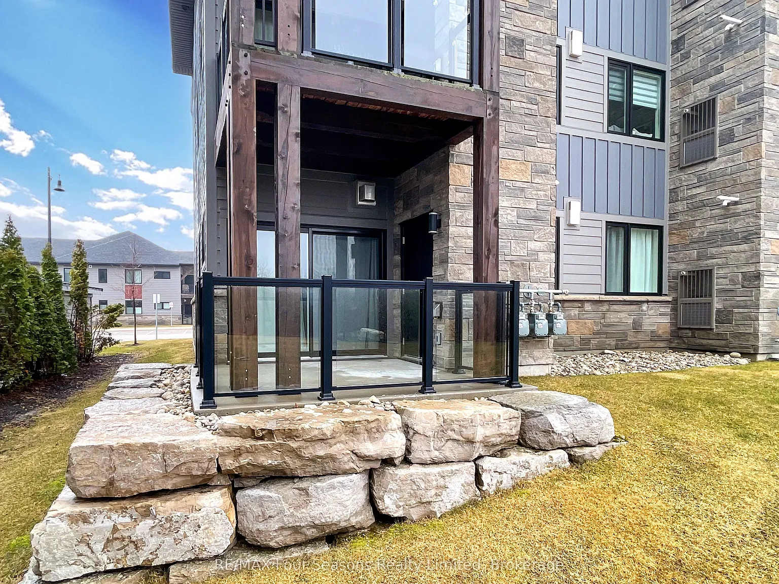 3 bed, $3,200 — Photo 4