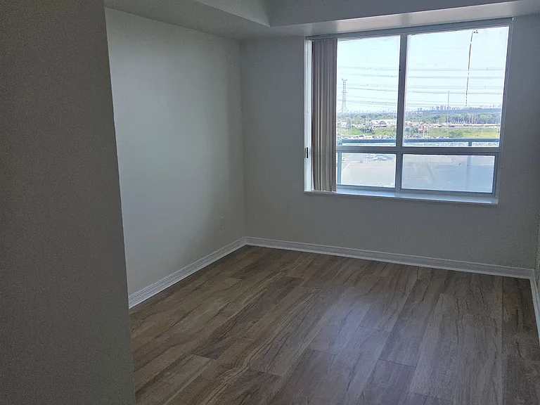 23 Oneida Cres #907 — Photo 13