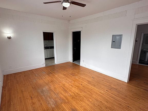 5th image of 2609 Hennepin Ave S #63e1ed246
