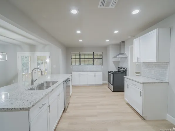 8610 Timberbriar St, San Antonio, TX 78250