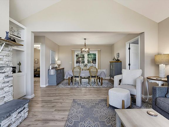 4th image of 11456 Mirror Lake Ct