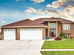 5076 Woodhaven St S, Fargo, ND 58104