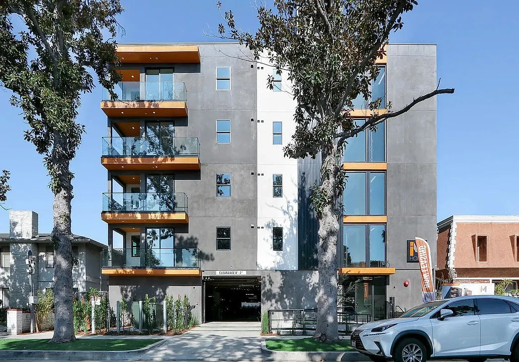 11155 Huston St — Photo 1