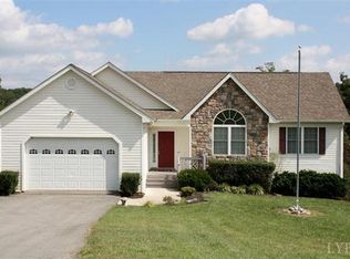 1409 Savanna Hills Dr, Moneta, VA 24121