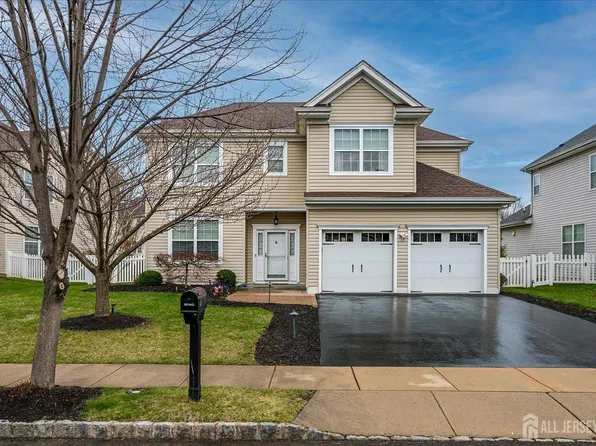 25 Dahlia Ct, Piscataway, NJ 08854